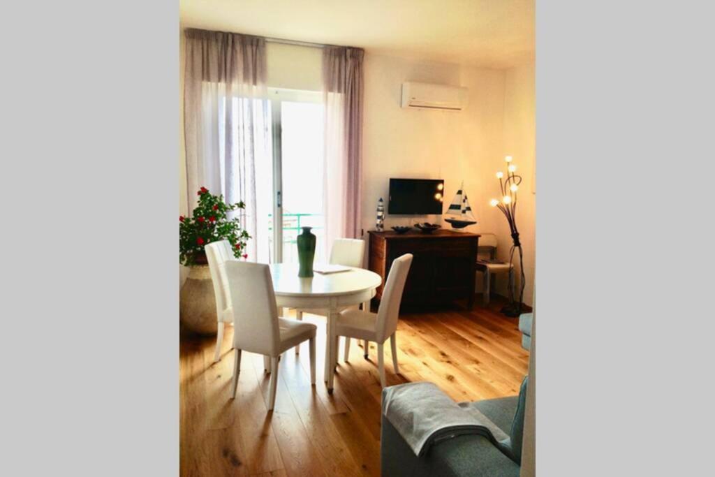 Splendido Appartamento Vista Mare Леванто Екстериор снимка